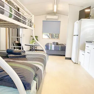 2* Holiday park Aaok Moondarra